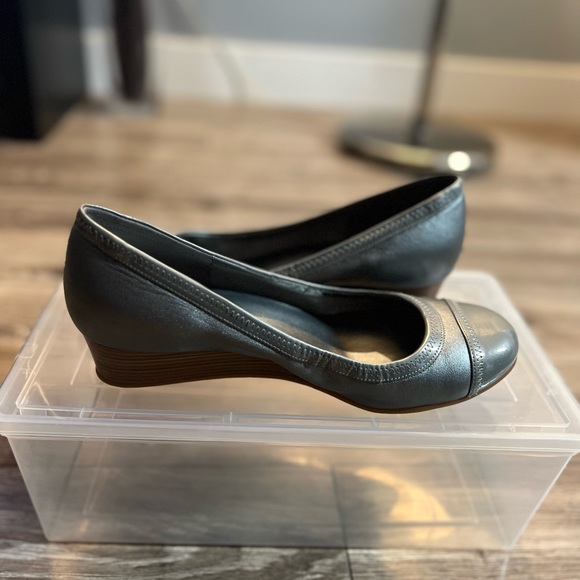 Cole Haan Woman’s Wedges - Picture 2 of 5